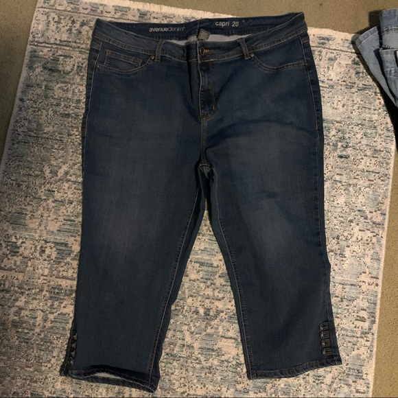 Avenue denim capris Clearance